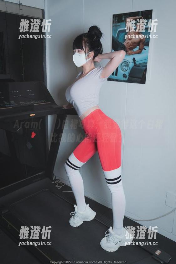 Aram(아람)白裙写真：我觉得这个白裙比我的心情还轻盈？