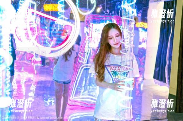 Feilin嗲囡囡-Jennanni_Jen Feilin嗲囡囡 - 当Jennanni_Jen穿上她的私房睡衣,图片里的世界瞬间变得更柔软。