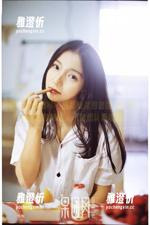 GIRLT果团网-小九九 GIRLT果团网 - 温柔短裙包裹的小九九,原图里的她让人不禁想认真收藏!