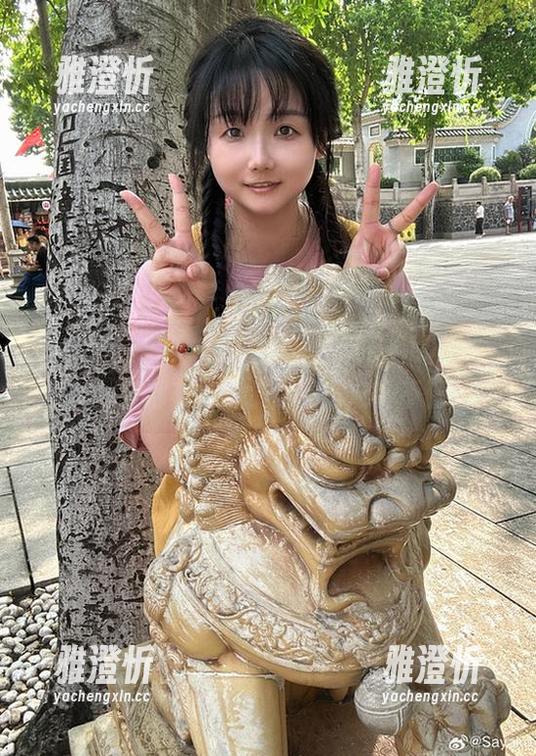Sayako＿今年4岁的百变cos大凤合集：每一张都有故事，但我有点听不懂…