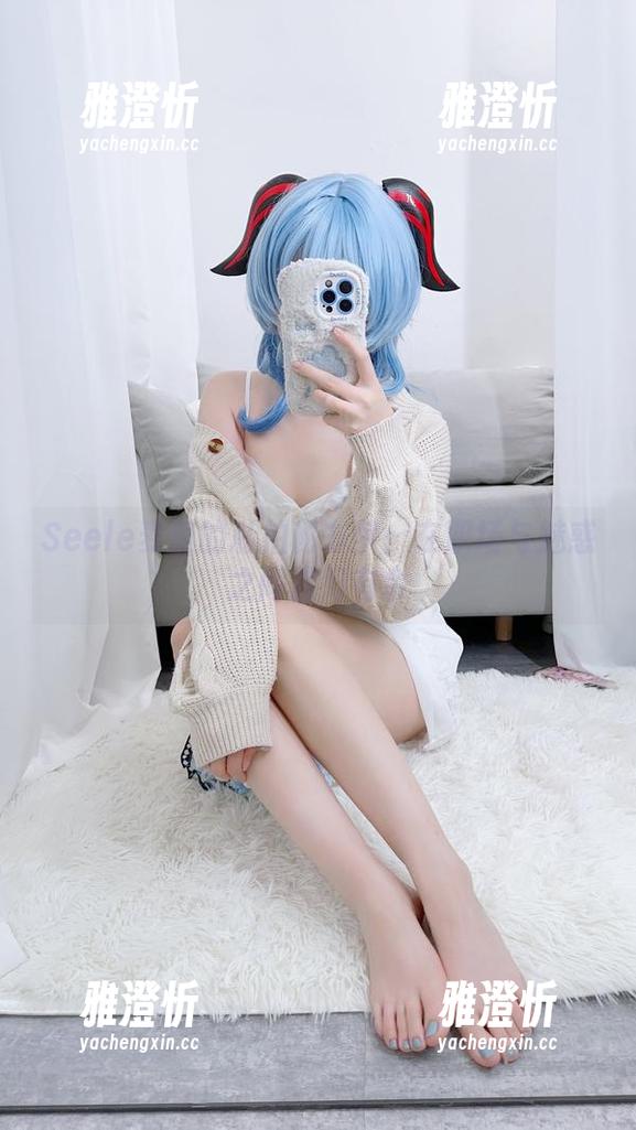 Seele麦麦 Seele麦麦的私拍秘书梦:在职场与魅惑之间游刃有余