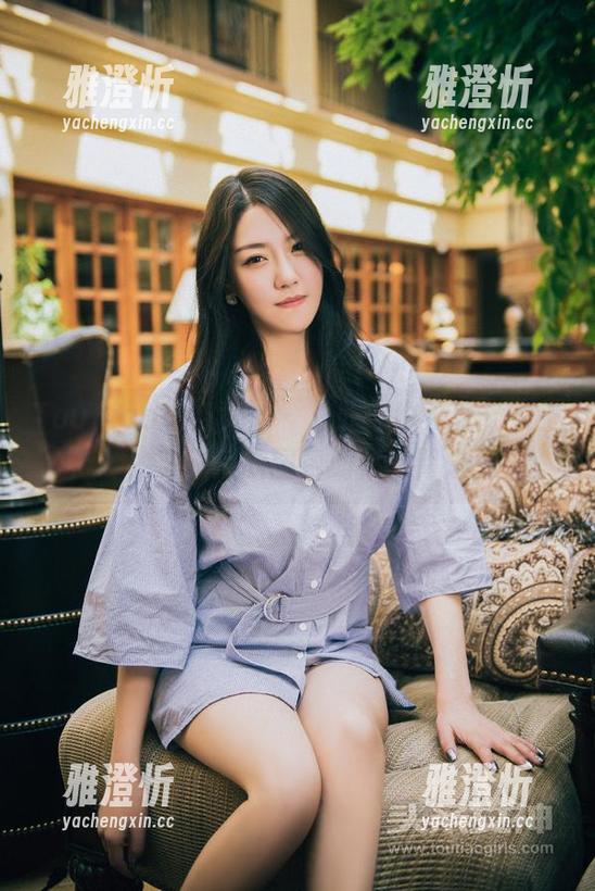 TouTiao头条女神-苏子淇 TouTiao头条女神 - 从此你也可以‘女王范’!苏子淇的图包助你一臂之力!