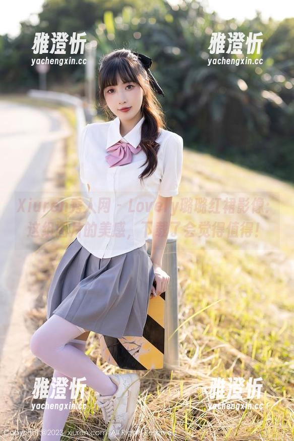 Xiuren秀人网-Lovely璐璐 Xiuren秀人网 - Lovely璐璐红裙影像:这组图片的美感,下载了会觉得值得!