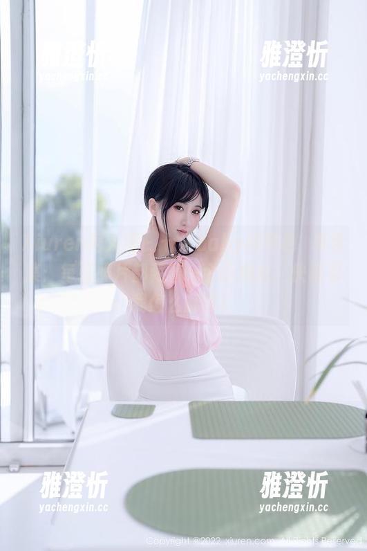 Xiuren秀人网-七米baby Xiuren秀人网 - 七米baby的粉色囧事合集:每张照片都藏着一个小尴尬,快来看我怎么翻车!