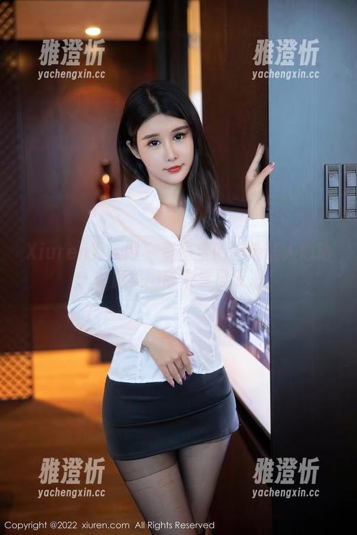 Xiuren秀人网-蛋蛋宝 Xiuren秀人网 - 蛋蛋宝的泳池让人心动:私房美图带来夏日清凉!