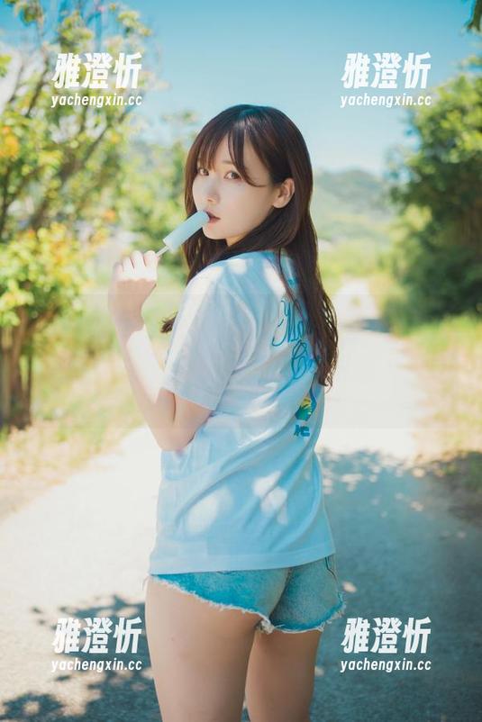 けん研(けんけん)的“纯白”写真，精选瞬间，不光是色调的问题，还是一种无形的吸引力。