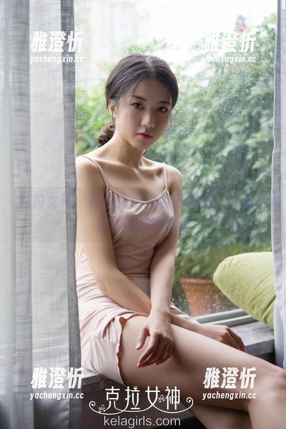 克拉女神-僮僮 克拉女神 - 在僮僮的白裙图集里,沉溺于那些模糊的边界