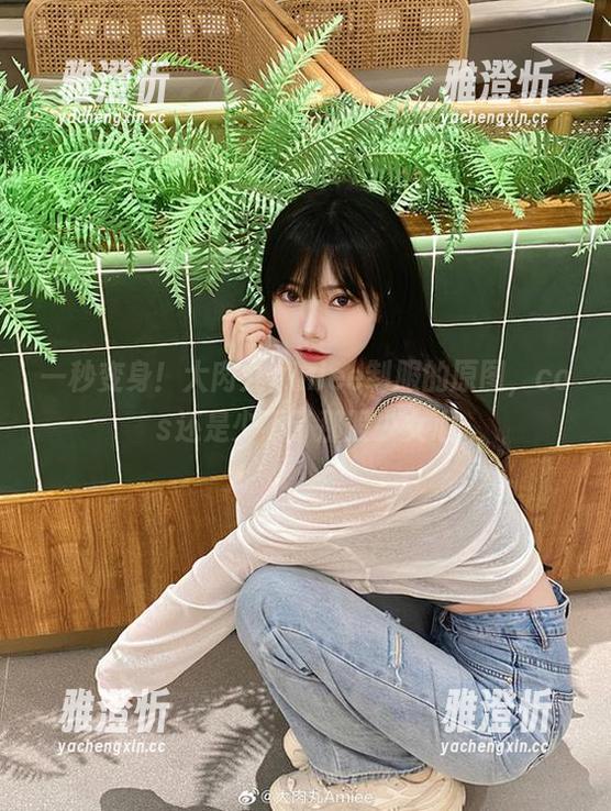一秒变身！大肉丸Amiee制服的原图，cos还是少不了那股少女心