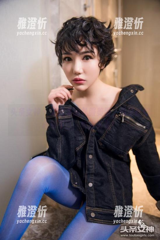 头条女神-刘瑾希 头条女神 - 刘瑾希的礼服美图,保证让你心动不已,快来看看!