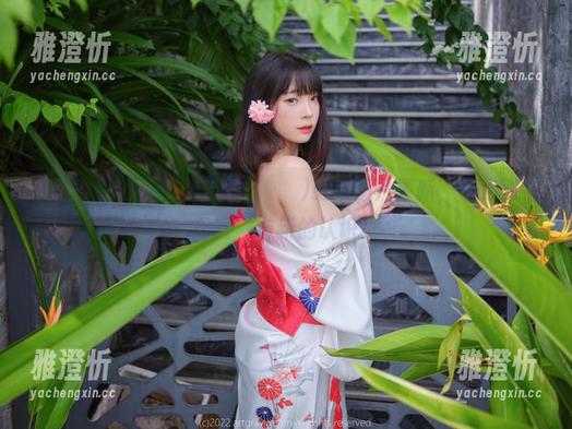 来吧，嘴巴杀！姜仁卿(강인경)最新图片更新，让你对“用嘴”有新的认识！