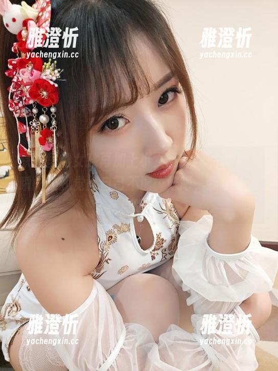 小女巫露娜 原图里的女孩再加上小女巫露娜的调子,瞬间让我觉得自己不配…好吧,我承认我有点嫉妒~