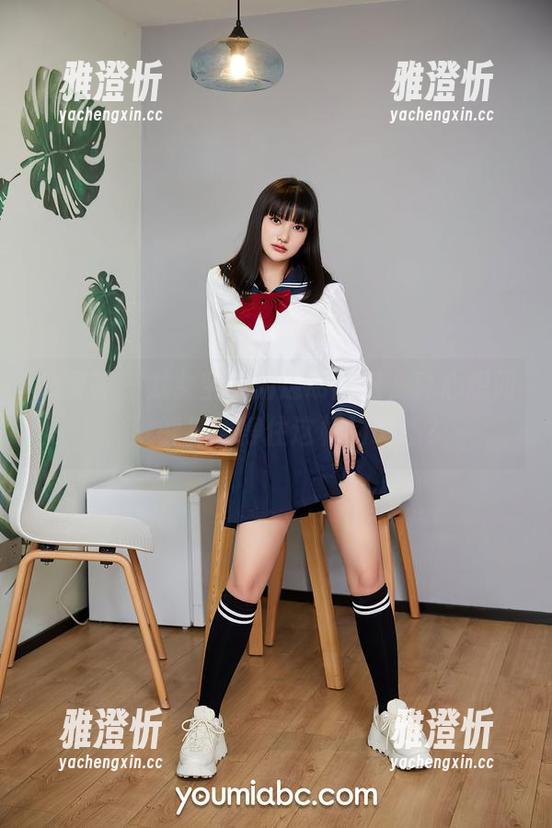 尤蜜荟-龙女宝宝 尤蜜荟 - 龙女宝宝的透明图包,真心想问,谁能抵挡得住这样的诱惑?