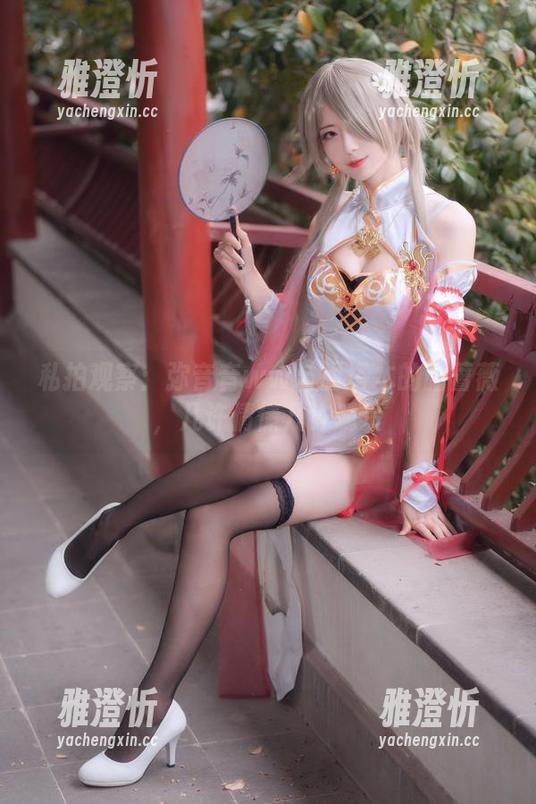 私拍观察：弥音音ww与丽塔本的暗蔷薇，几许情愫几许谴责