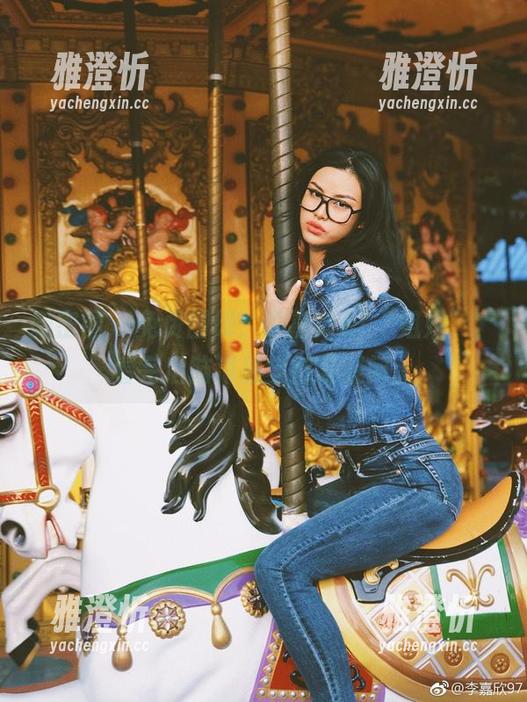 李嘉欣97 微密圈 - 免费图册:李嘉欣97“姐姐”,看完后脑海里全都是疑问。