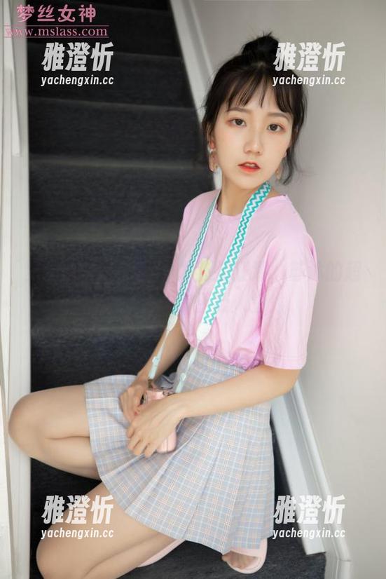 梦丝女神-苏沐 梦丝女神 - 写真引发腿控狂潮,苏沐的超细长腿让你怀疑人生!