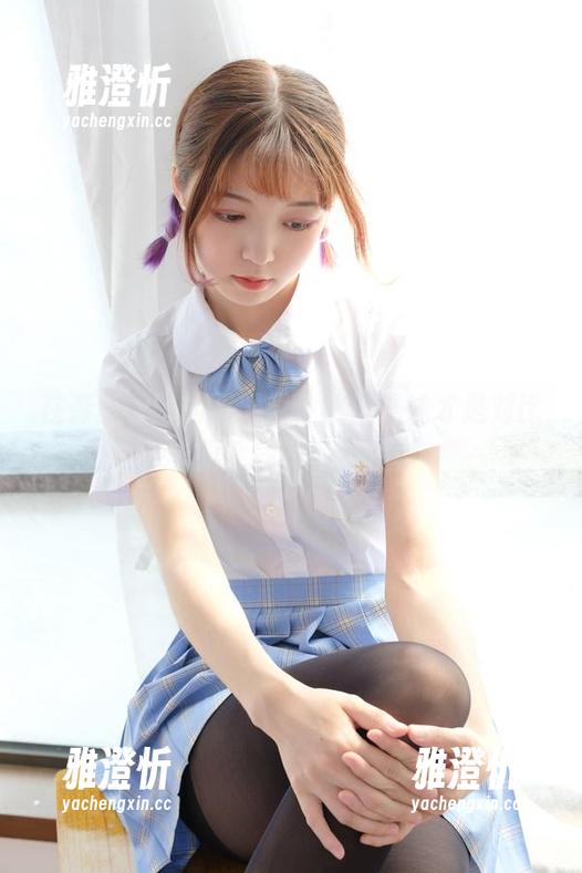 森萝财团 在森萝财团的图册里,黑丝妹妹才是对比毕业设计的现成素材