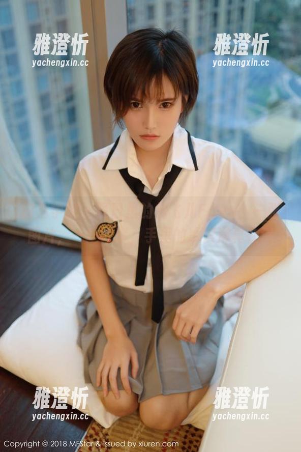 模范学院-刘飞儿Faye 模范学院 - 夏日里的刘飞儿Faye:一张图片,一段故事,手里的冰淇淋真在滴