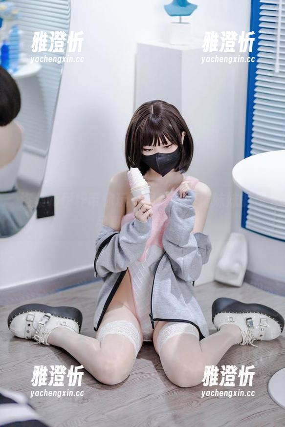 洛桑w伊梓带你玩转图库，眼镜妹妹的作品真是百看不厌