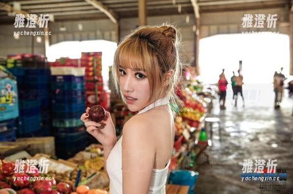爱丝-佳慧 爱丝 - 谁说一定要有圣光?佳慧的美足作品给你彻底的惊喜!