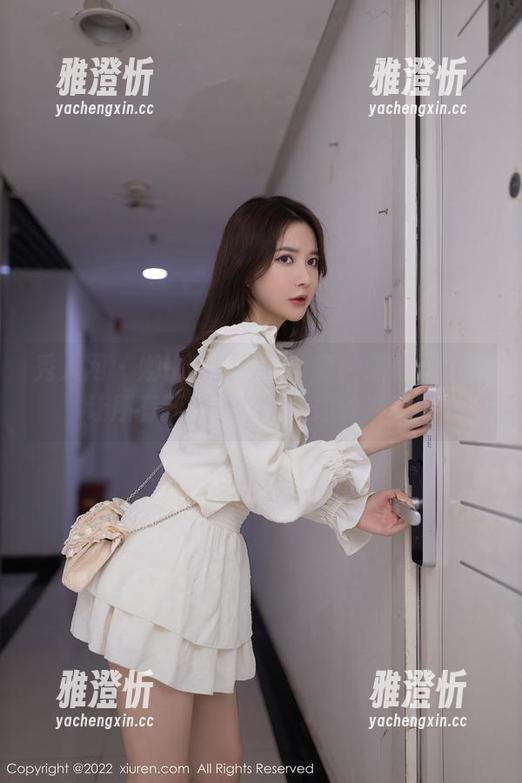 秀人网-娜比 秀人网 - 娜比的婚纱新分享:这裙子可能让所有新郎一秒钟结婚的冲动!