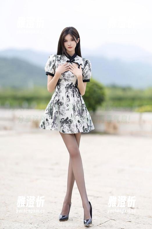 秀人网-糯美子mini 秀人网 - 快来看!糯美子mini灰丝写真,分享这些‘灰’里透着的青春气息!