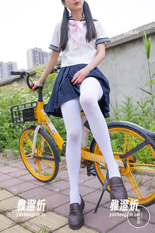 稚乖画册-夜夜 稚乖画册 - 夜夜带你走进白丝女仆的私拍档案:这些细节你注意到了吗?