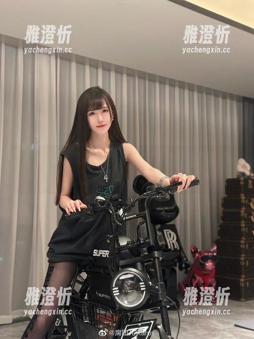 腐团儿Ikaros 看完腐团儿Ikaros的cos照片,觉得我的生活也需要个剧情啊!