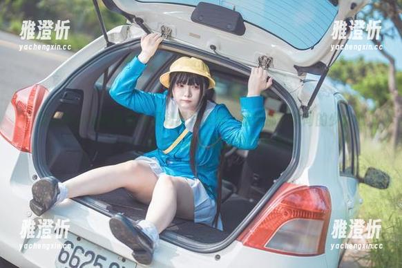 落落Raku “落落Raku的猫猫动漫制服写真集:捕捉那一瞬间的少女心!”——怎么看都是满满的胶原蛋白