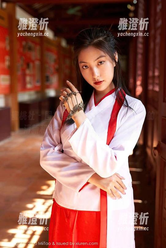 蜜桃社-陌子Mandy 蜜桃社 - 图集里的陌子Mandy,户外的清新和别的……下载吧,别犹豫!