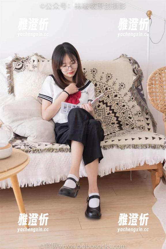 袜啵啵-小奶熊 袜啵啵 - 小奶熊带你游览Vans帆布鞋作品全集:究竟鞋子有多么吸引眼球?
