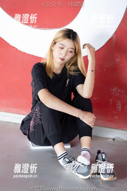 袜啵啵-芝士 袜啵啵 - 当原图遇见芝士的学院制服,瞬间丧失抵抗力!