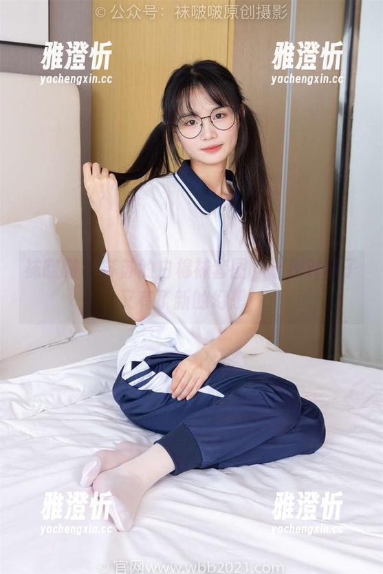 袜啵啵-苏苏 袜啵啵 - 苏苏的白棉袜套图,让我对袜子又有了新的幻想!