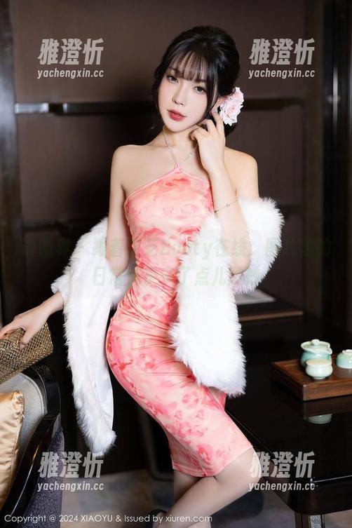 语画界-芝芝Booty 语画界 - 跟着芝芝Booty在线:图片里的日常似乎多了点儿微妙