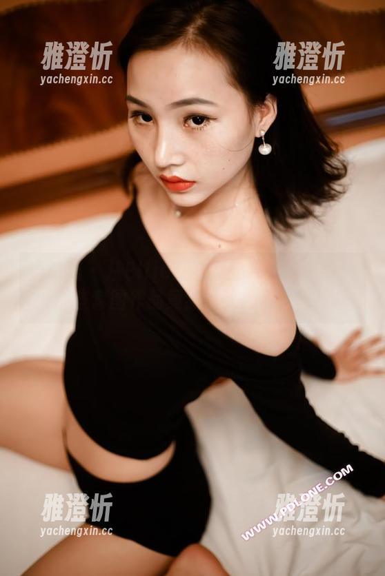 轰趴猫-Ellie艾栗栗 轰趴猫 - 从Ellie艾栗栗的秘书角色看:那些套图作品竟然让人心动不已!