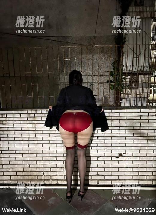 迷人的五姨太 微密圈 - 全套写真:迷人的五姨太和她的户外帐篷,简直太有氛围了