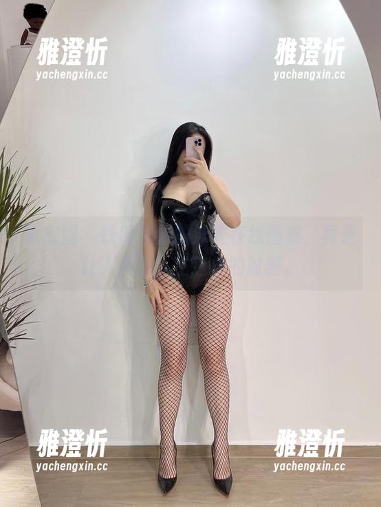 铁锤姐姐 微密圈 - 铁锤姐姐的泳衣在线图集,真是让人怀疑人生选择的时刻。