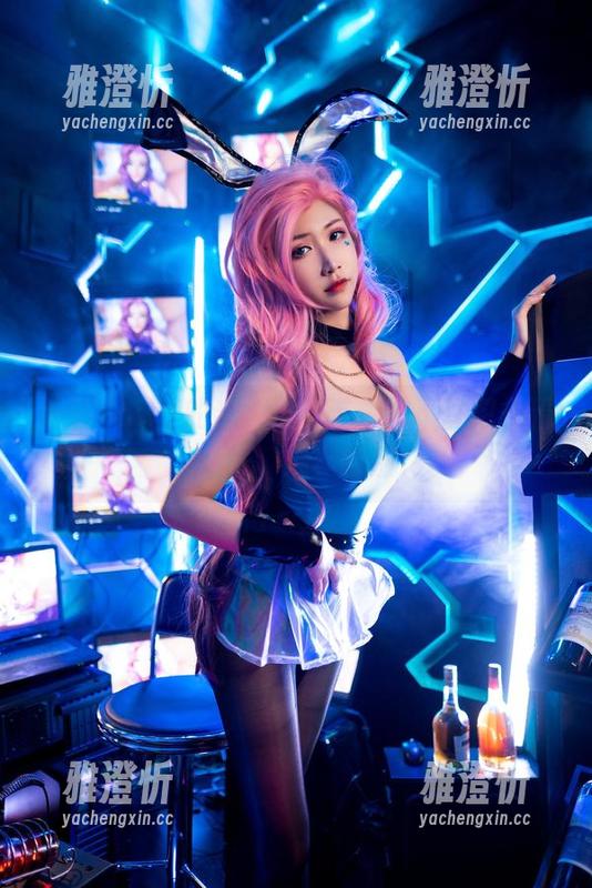 阮邑Fairy 阮邑Fairy的半人马精选:忍不住想多看几眼,她真特别