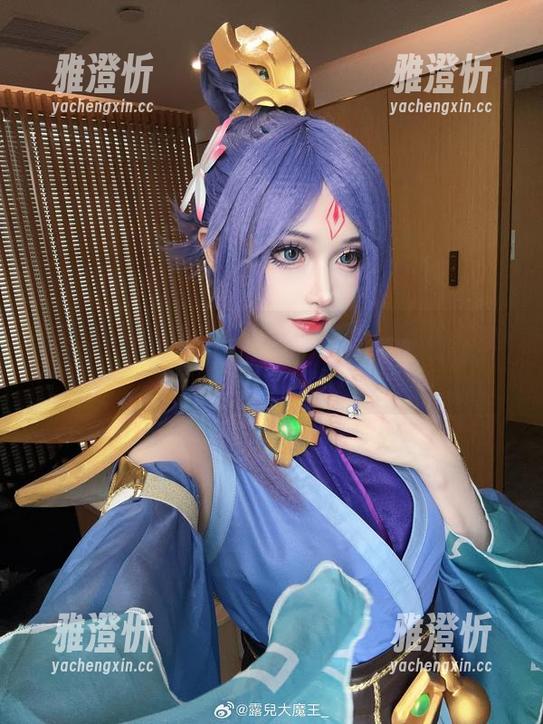 在图库里翻找牛仔裤：露儿大魔王的大胆精选，对吧？