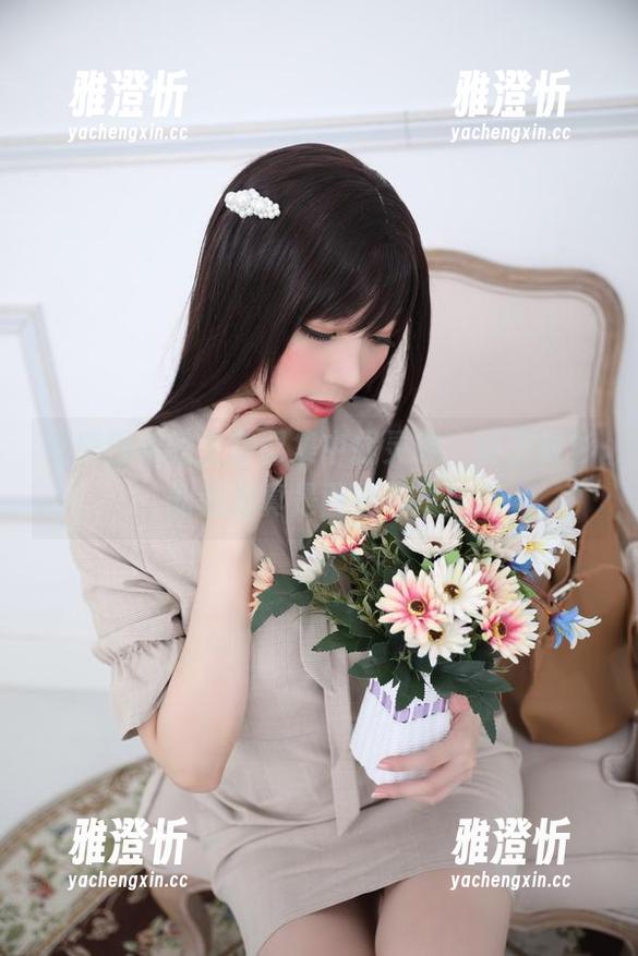 鹿野希 在鹿野希的全套图集中找灵感,格子衬衫的魅力真是百看不厌!